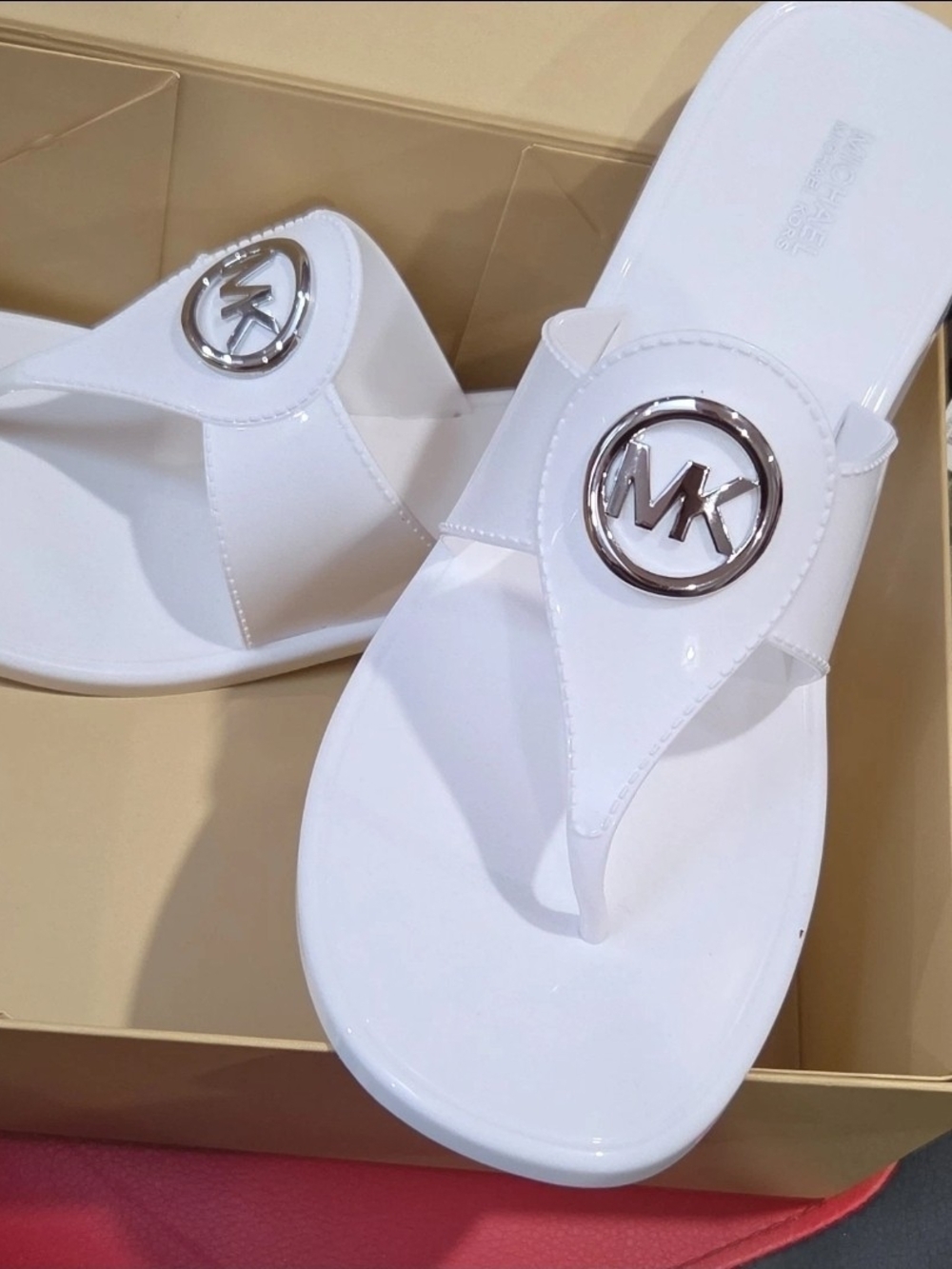 Michael Kors White Patent MK Logo Thong Sandals SIZE 10W US